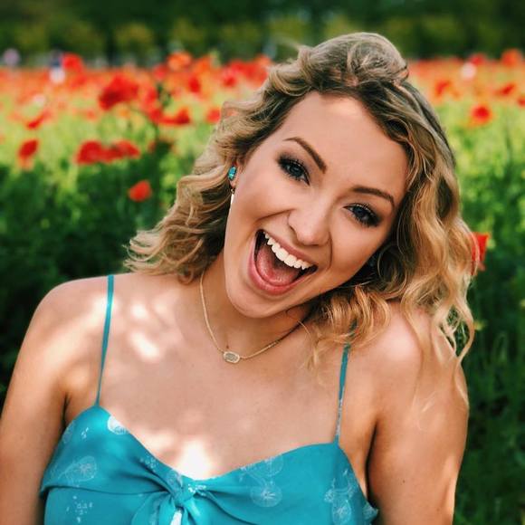 Meet your Posher, Taylor - Picture 7 of 7